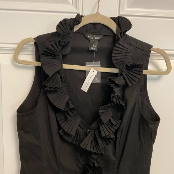 White House Black Market ruffle sleeveless button down top. Size 8 - Picture 3 of 9
